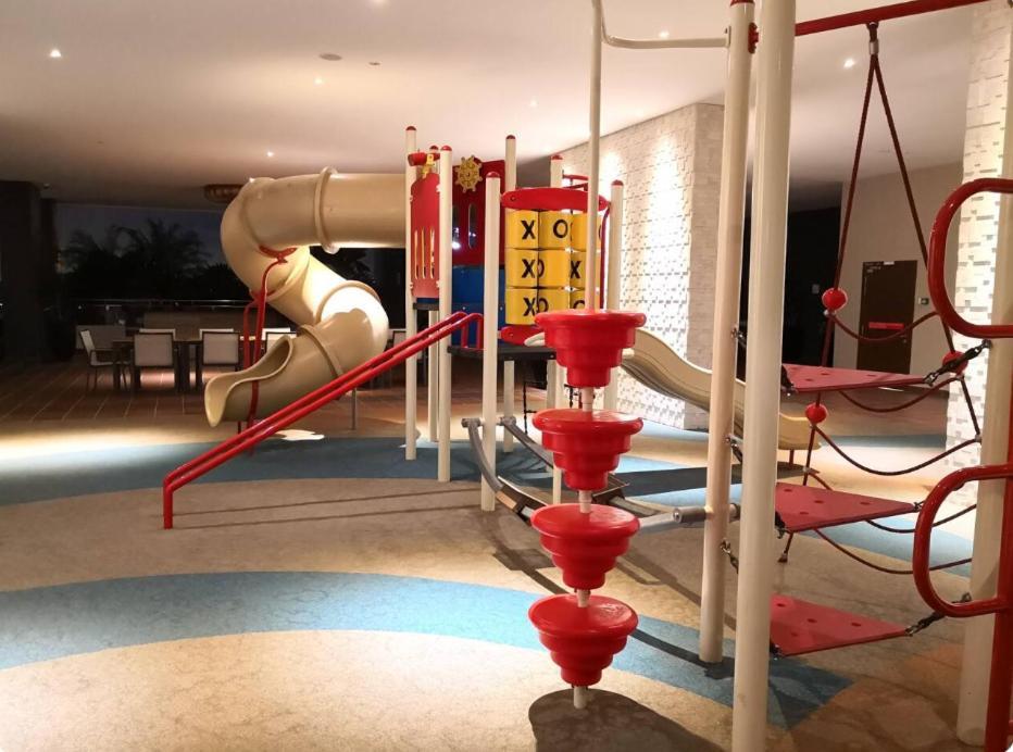 Baby & Kids Friendly, Jb Ciq, Romantic Duplex Apartment Johor Bahru